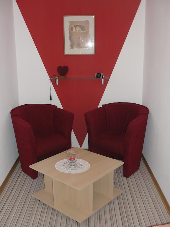 Ferienwohnung Witzig Inh Rita Weitmann Ingelheim am Rhein Kamer foto